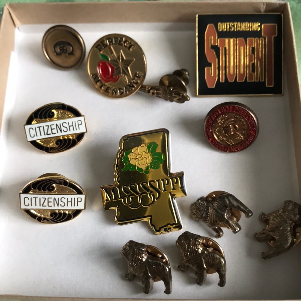 Misc bunch of lapel pins